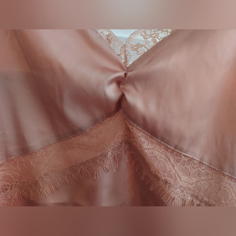 Silk and Lace detailed tank top